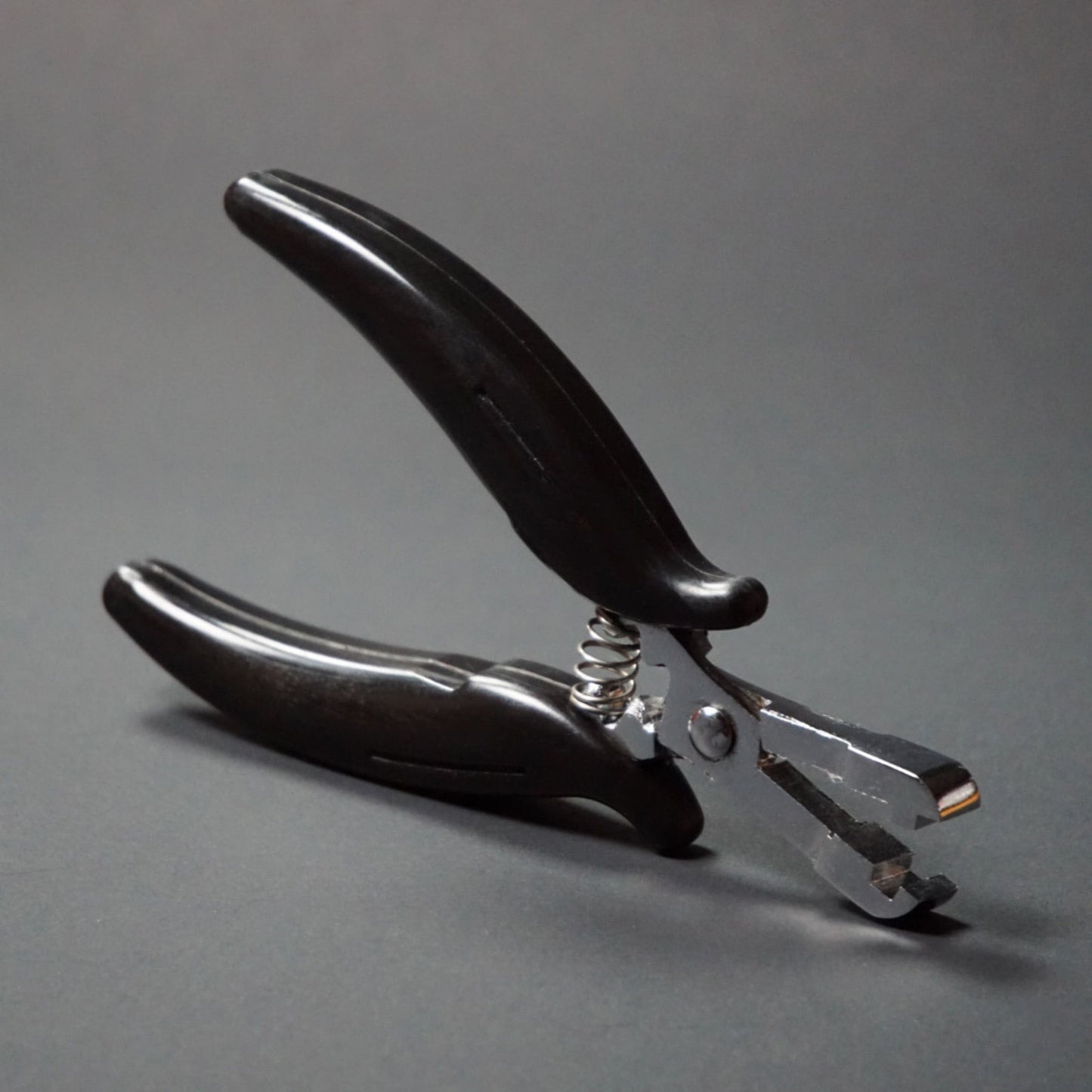 Bond Shaper Pliers for Hair Extensions